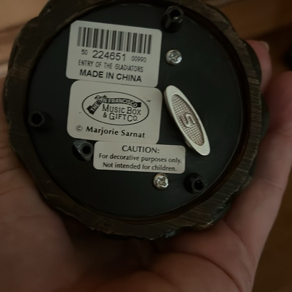 Sam Fransisco Music Box Company Dragon Claw Snow Globe Snowglobe Music 85mm - Picture 7 of 7